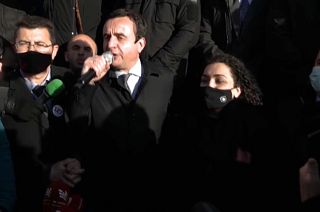 Albin Kurti bei einem Wahlkampfauftritt. Er betrachtet sich als konkurrenzlos