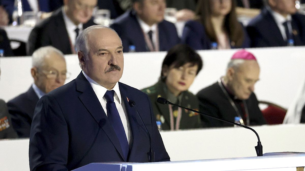 Lukasenka a fehérorosz össznépi gyűlés küldötteihez szól Minszkben
