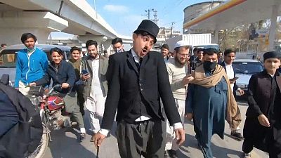 ویدئو؛ دست‌فروش پاکستانی با تقلید چارلی چاپلین پدیده «تیک تاک» شد