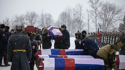 Rusia y Francia entierran juntos los restos de 120 soldados caídos en la famosa batalla de Viazma