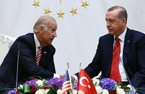 ABD Başkanı Joe Biden, 15 Temmuz darbe girişimi sonrası 2016 yılının Ağustos ayında Türkiye ziyaretinde Erdoğan ile bir araya gelmişti.