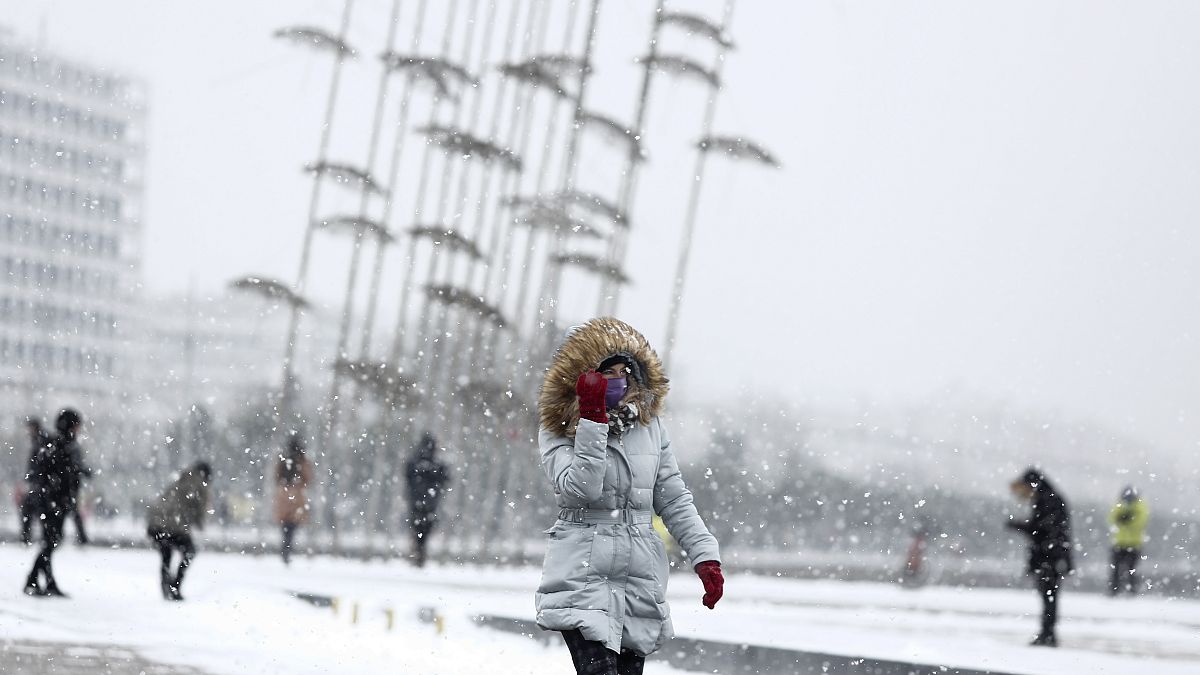 Χιονόπτωση στο κέντρο της Θεσσαλονίκης μετά το «χτύπημα της Μήδειας»