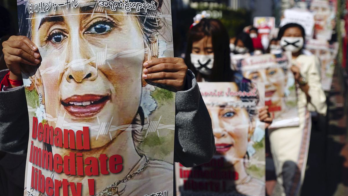В Мьянме не прекращаются протесты против военного режима