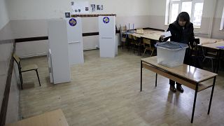 На выборах в Косове побеждает "Самоопределение"