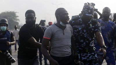 شاهد: اعتقالات في لاغوس بسبب احتجاجات على وحشية الشرطة