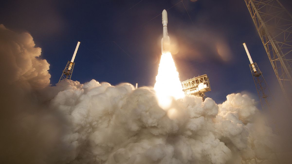 صاروخ أطلس 5  لوكالة ناسا التابع لمشروع "برسفيرنس"  مارس 2020. 