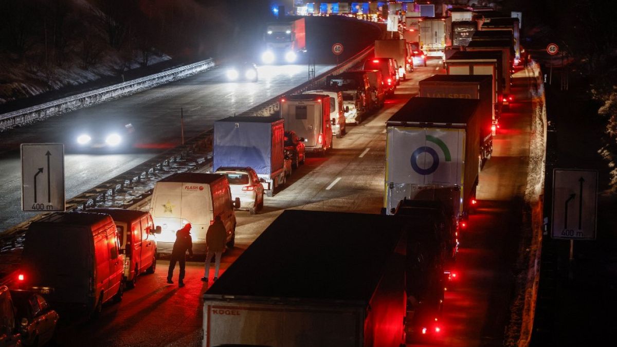 Deutsche Grenze zu Tschechien - mit langen LKW-Staus