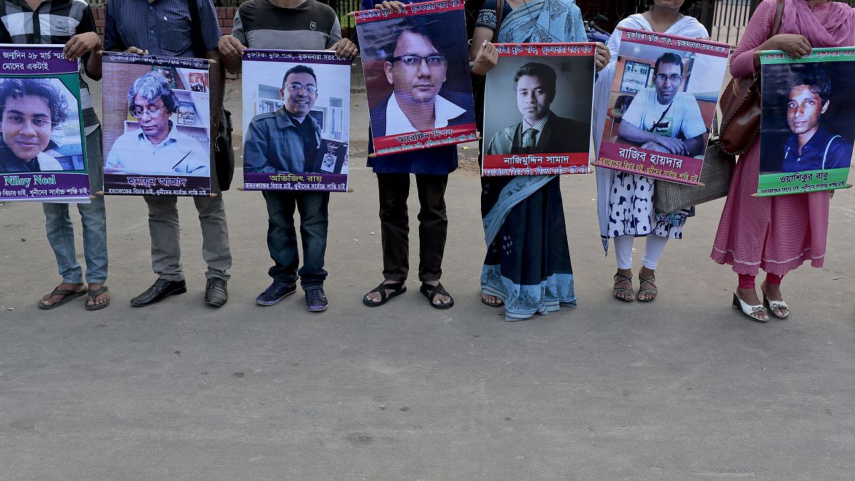 Aralarında Avijit Roy'un da olduğu çok sayıda aktivist Bangladeş'te cinayete kurban gitmişti