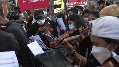 ارکستر خیابانی معترضان در میانمار
