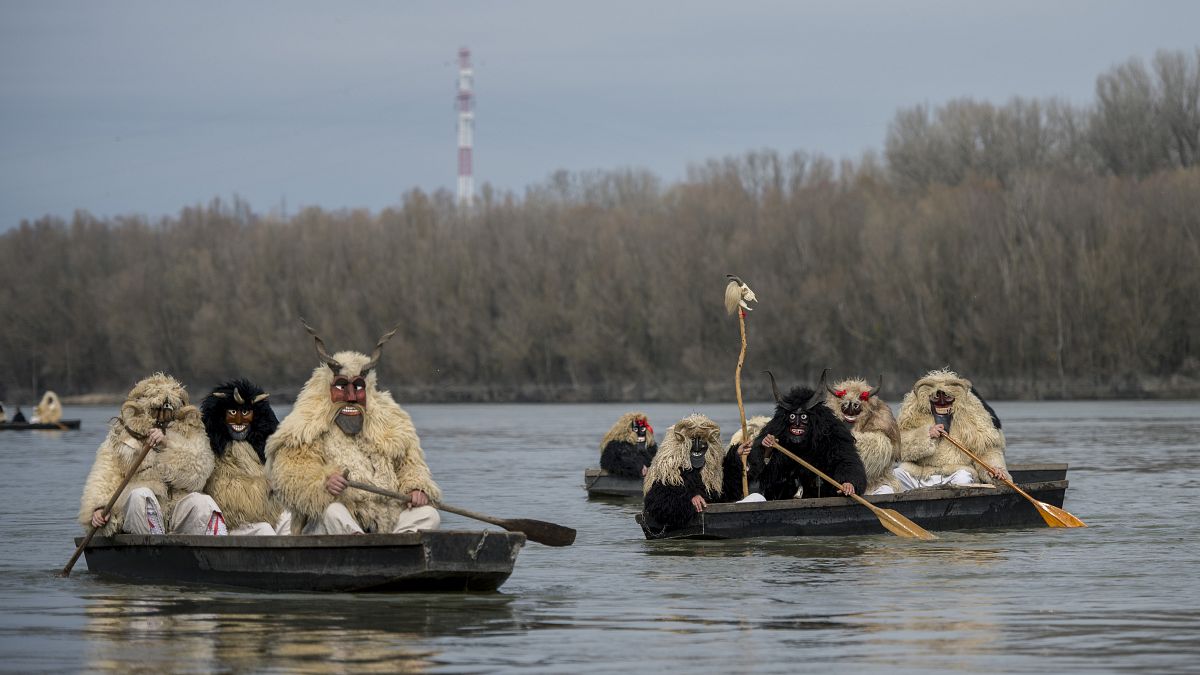 Carnaval de los busós de Mohács en el río Danubio,  Hungría 23/2/2021