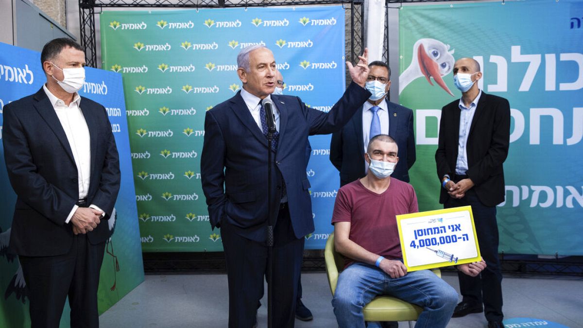 İsrail'de salı günü dört milyonuncu kişiye Covid-19 aşısı yapıldı