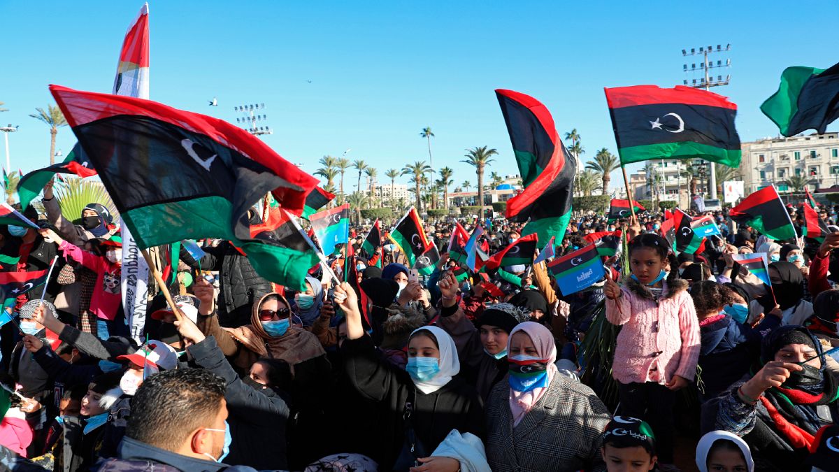 حشود في العاصمة الليبية، طرابلس، لإحياء الذكرى العاشرة لسقوط نظام معمر القذافي