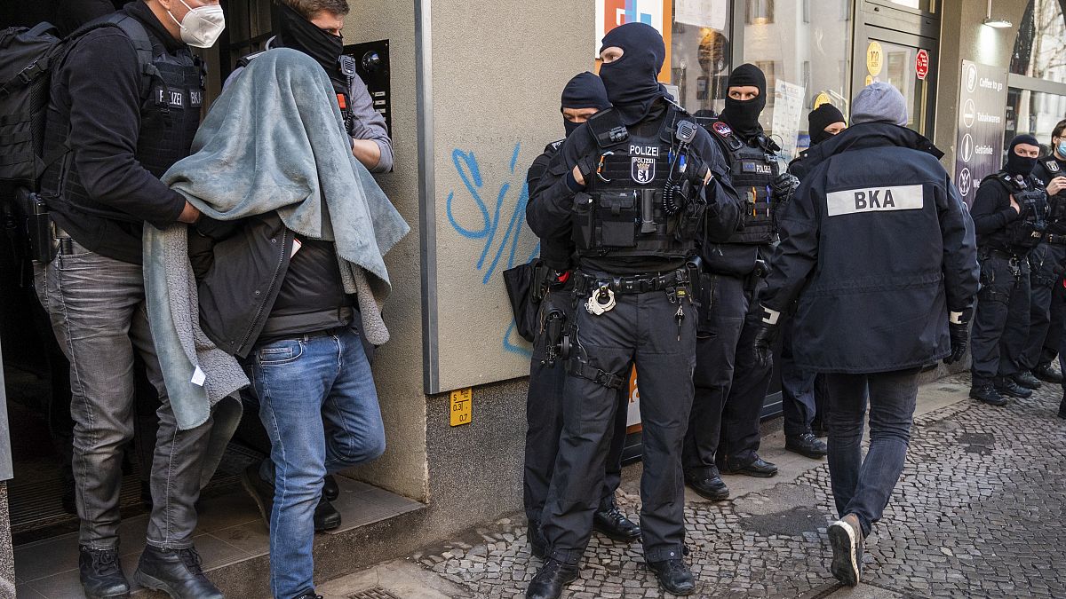یوروش پلیس برلین به اقامتگاه‌های خانواده‌های تبهکار