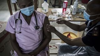 عدد وفيات كوفيد19 في افريقيا يتخطى 100 ألف وفاة