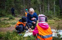 Helena Juutilainen nem parancsokat osztogat, helyette megosztja 74 életévének tapasztalatait a gyerekekkel