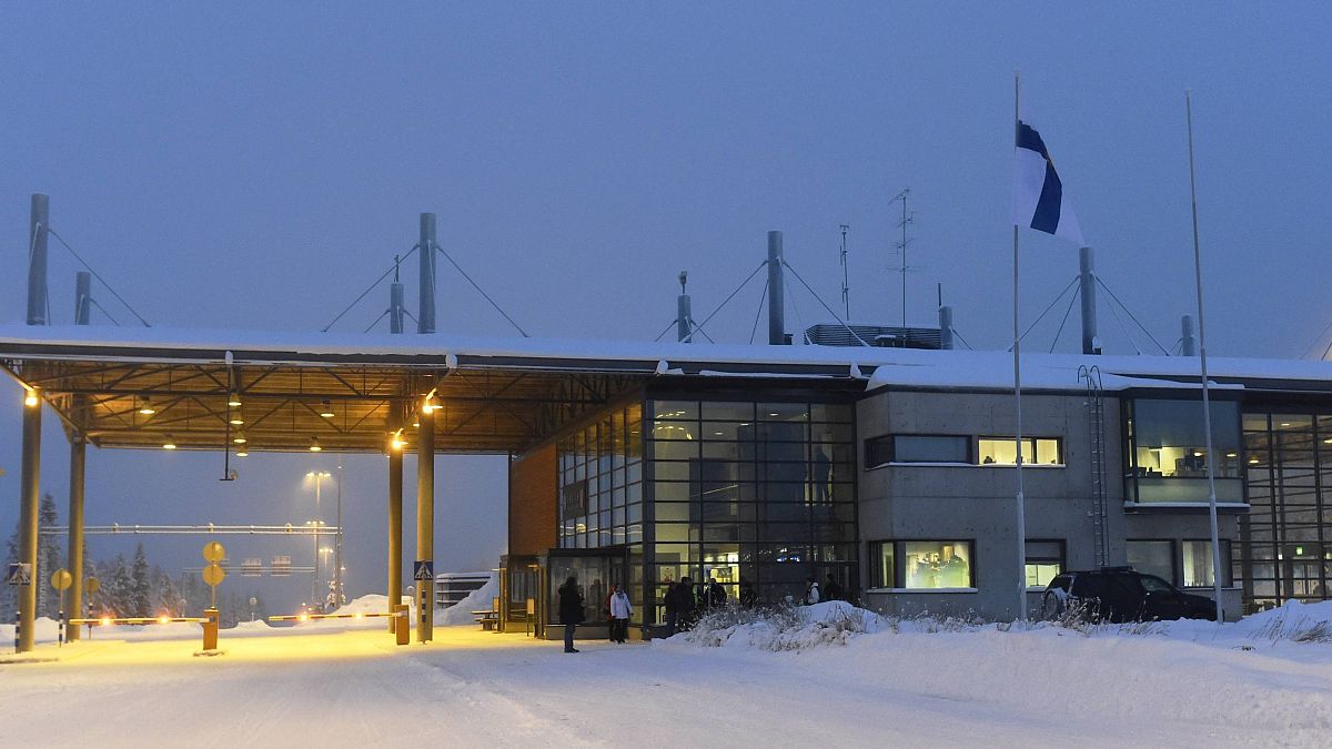 ایستگاه مرزی روسیه و فنلاند در قطب شمال