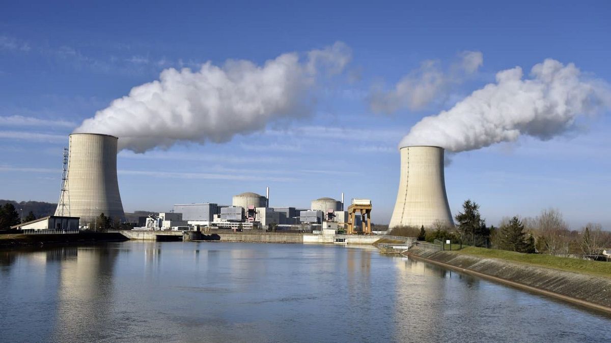 Fransa'da Golfech nükleer santrali