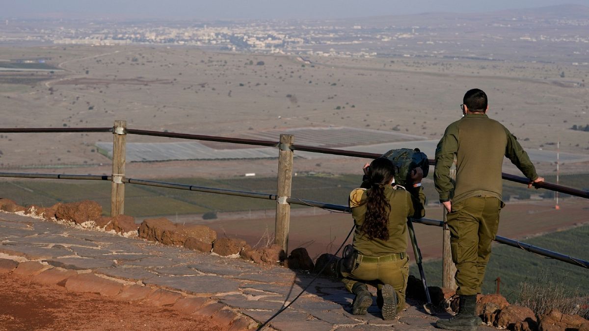 جنديان إٍسرائيليان في الطرف المحتل من الجولان