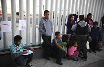USA lassen Asylsuchende aus Mexiko ins Land