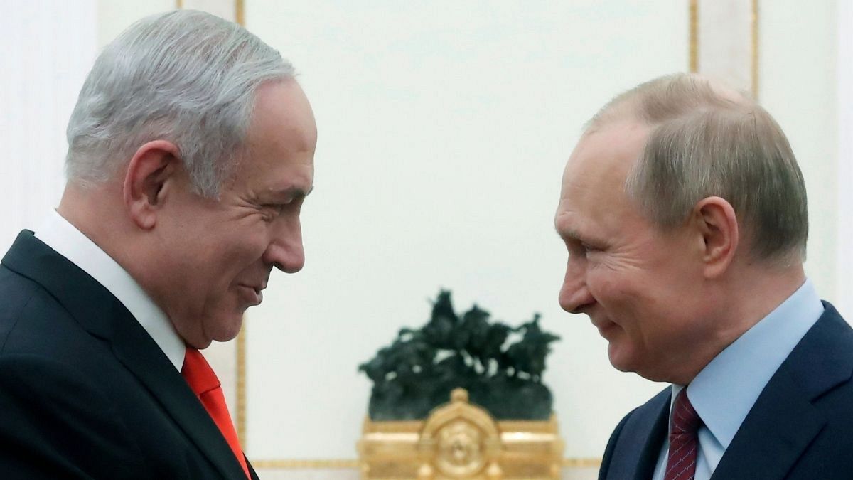 ولادیمیر پوتین، رئیس جمهوری روسیه(راست) و بنیامین نتانیاهو، نخست وزیر اسرائیل(چپ)