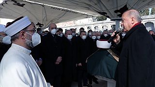 Erdoğan ve Sağlık Bakanı Fahrettin Koca'nın katıldığı cenaze töreni tepki çekti.