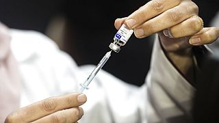 Grécia já está a emitir certificados de vacina