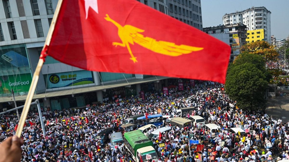 Il Myanmar sfida i Generali. Proteste di massa in tutto il Paese