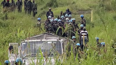 Миротворцы ООН работают на месте нападения.