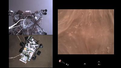 Verschiedene Kameras zeigen die Landung des Rovers auf der Marsoberfläche