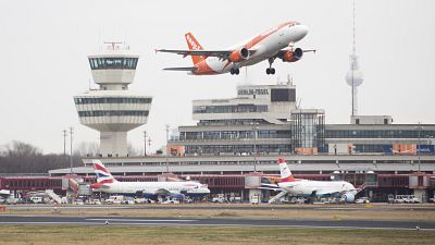 Reservas de voos e pacotes de férias disparam no Reino Unido