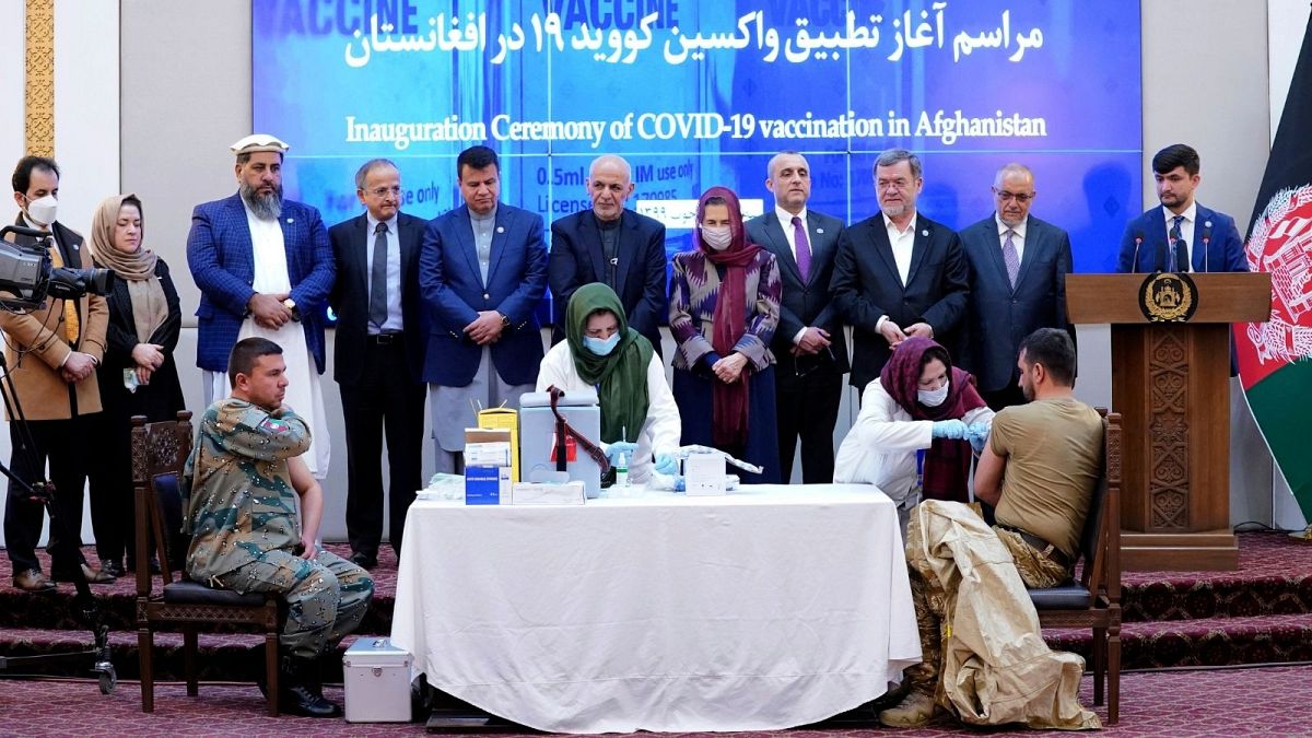 آغاز رسمی کارزار واکسیناسیون کرونا در افغانستان