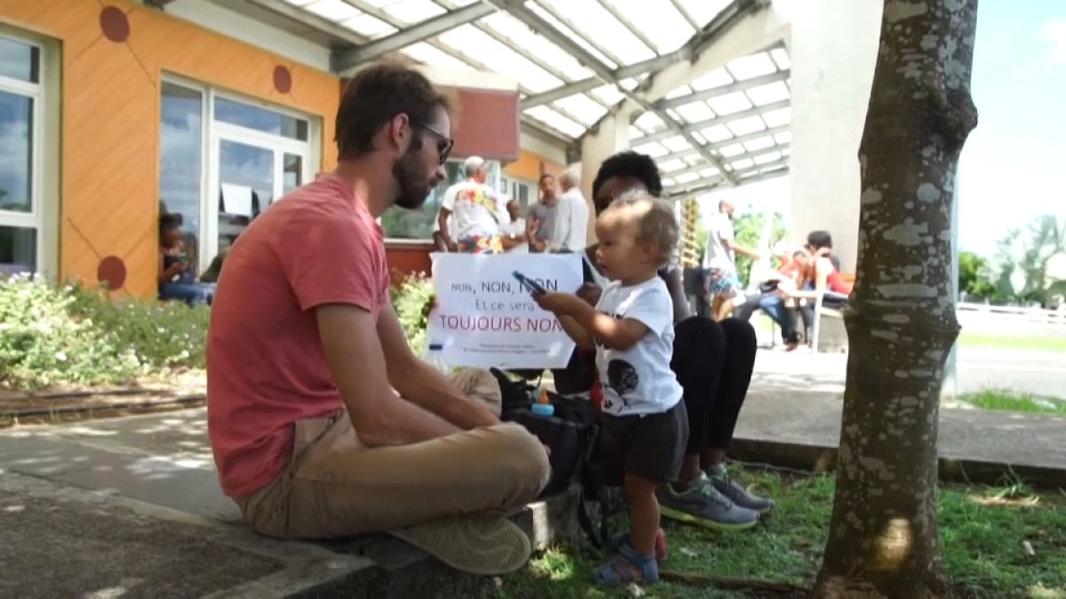 Guadeloupe: des parents d'élèves manifestent contre le port du masque dès 6 ans