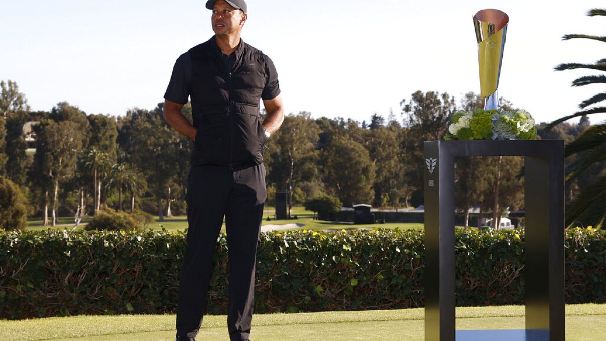 Autounfall: Golf-Star Tiger Woods an den Beinen verletzt