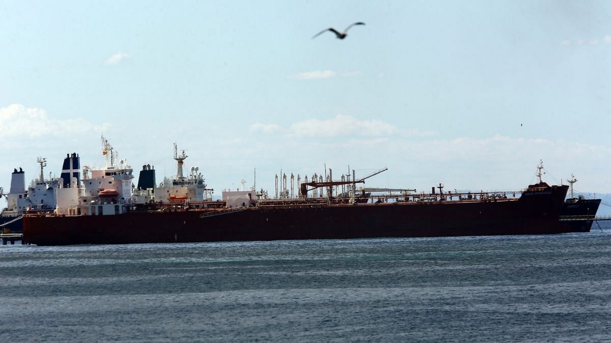 یکی از نفت‌کش‌ها ایرانی پهلو گرفته در سواحل ونزوئلا