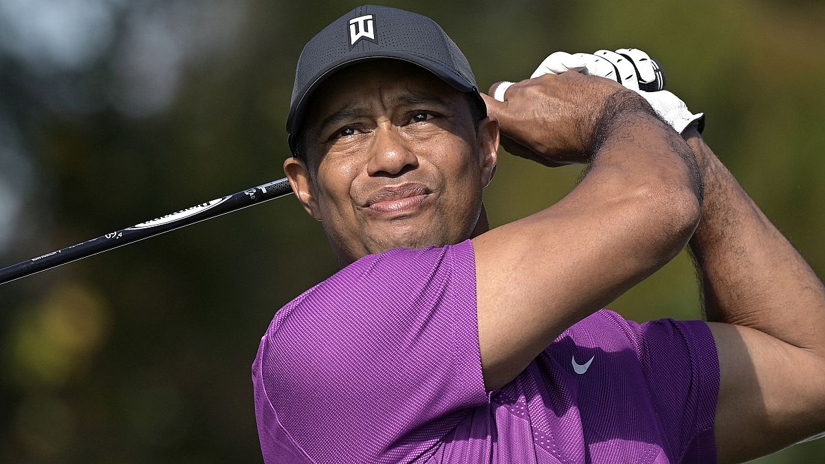 Tiger Woods operado a uma perna com lesões "significativas"