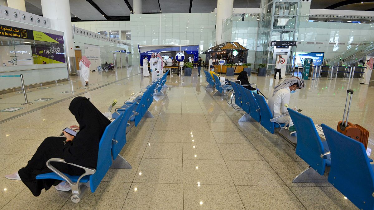 صورة لمطار الملك فهد
