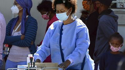 Tiltakoznak a dél-afrikai egészségügyi dolgozók