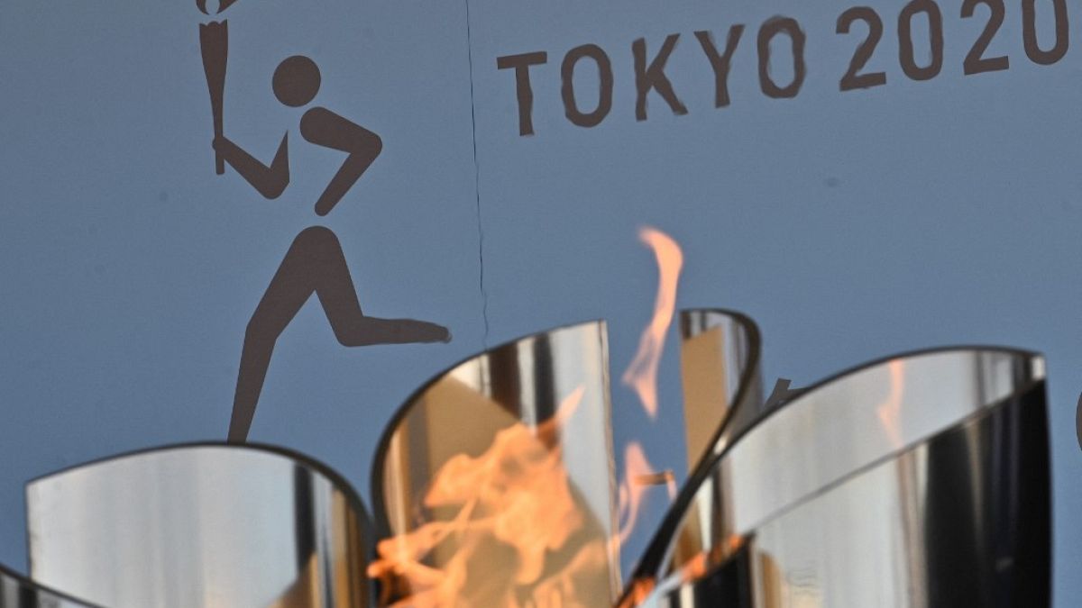 Tocha olímpica retoma viagem dentro de um mês