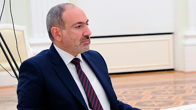Ermenistan ordusu Başbakan Paşinyan'ı istifaya çağırdı