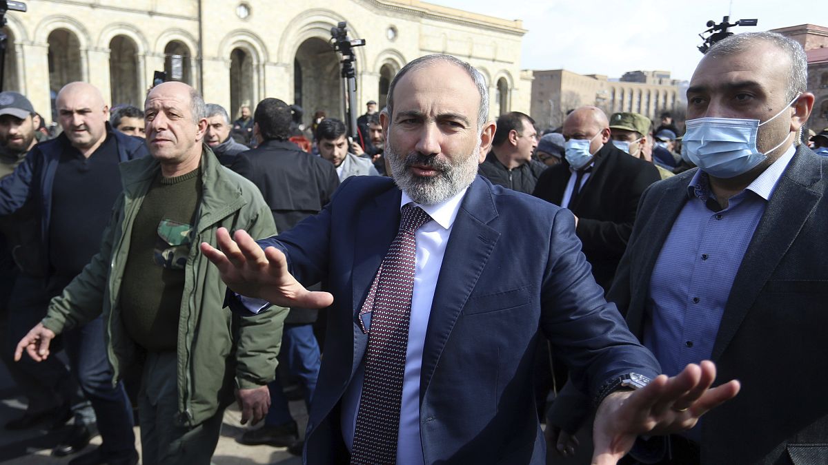 El primer ministro armenio, Nikol Pashinián, llama al pueblo a manifestarse