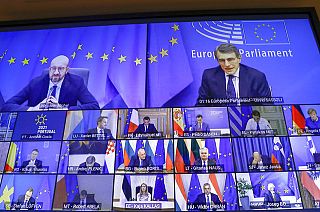 Covid-19: Líderes da UE  desejam criar certificado comum