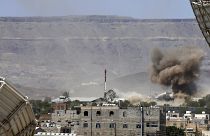 بعد غارة جوية شنها التحالف بقيادة السعودية على قاعدة عسكرية في صنعاء، اليمن.