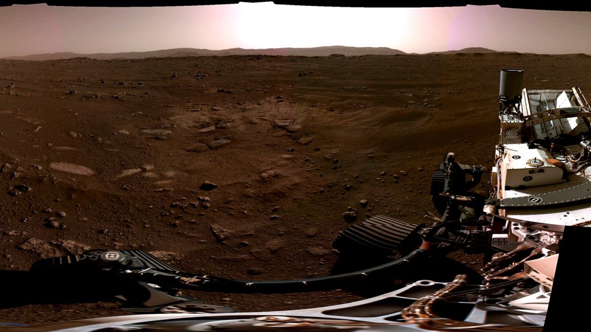 بانوراما لفوهة جيزيرو على سطح المريخ