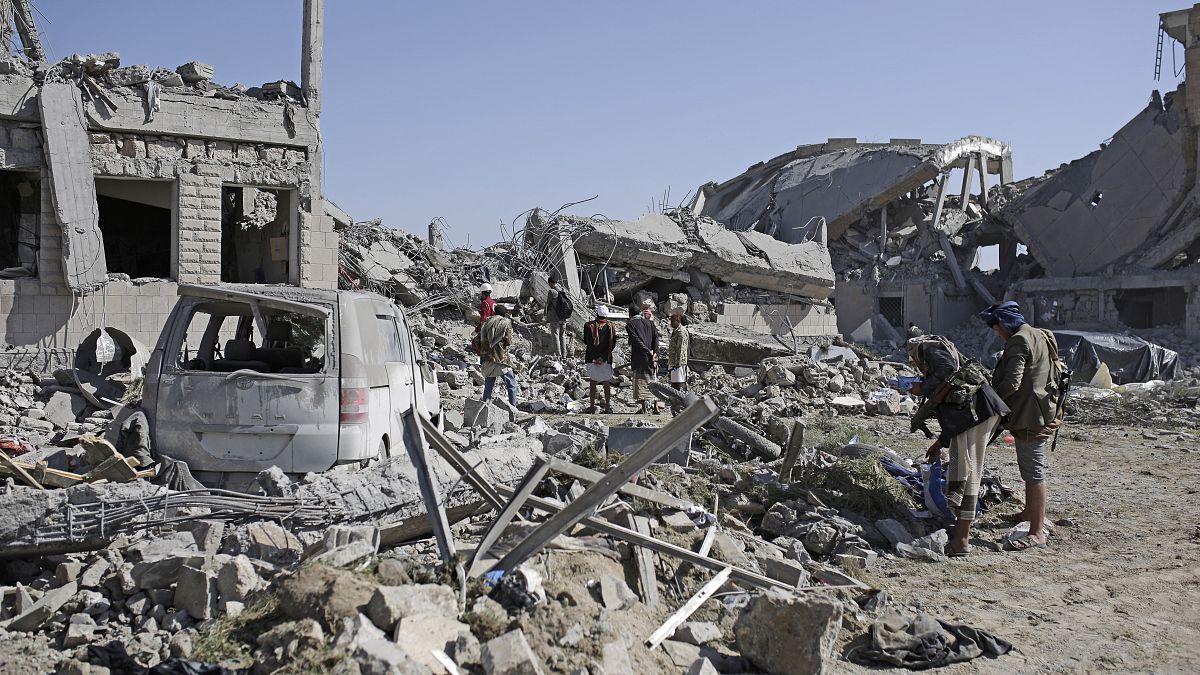 تخریب منطقه مسکونی در یمن در پی بمباران‌های ائتلاف تحت رهبری سعودی