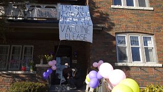 نینا راکت زن ۹۴ ساله کانادایی که برای تولدش واکسن می‌خواهد