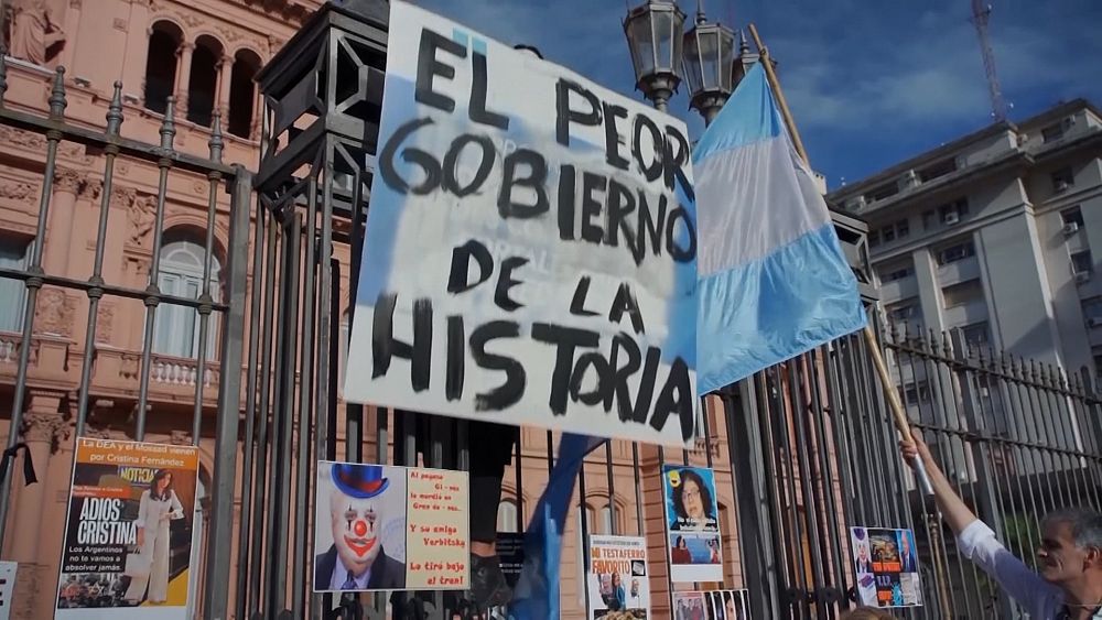 protesters-in-buenos-aires-decry-covid-vaccine-scandal