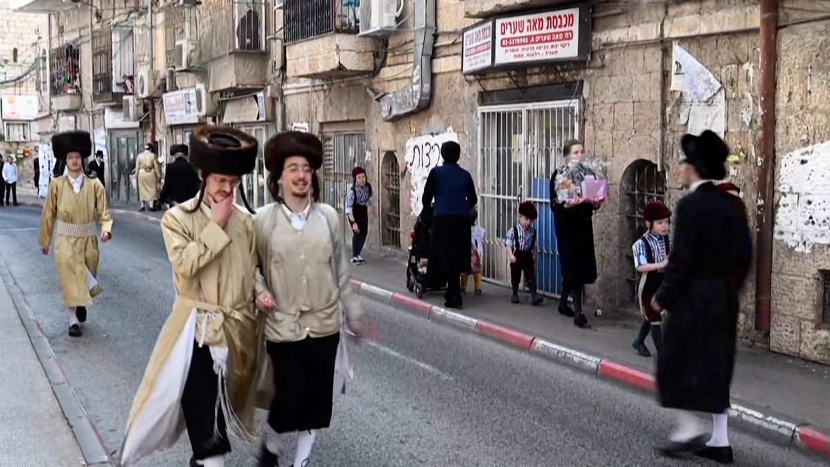 Ultra-Orthodox Jews throw stones at Jerusalem police on Purim holiday