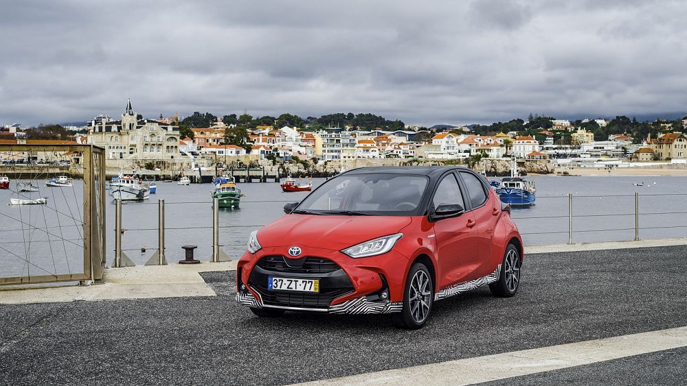 Omgaan viel Bevestigen aan European Car of the Year 2021: Toyota Yaris hybrid wins prestigious prize |  Euronews