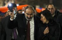 مسيرات مؤيدة وأخرى معارضة لرئيس الوزراء الأرميني في ظل تعمق الأزمة السياسية
