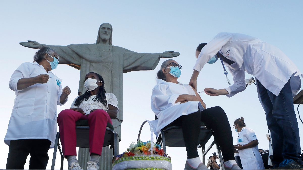 Brasil já vacinou mais de 6,7 milhões de pessoas com a primeira dose 